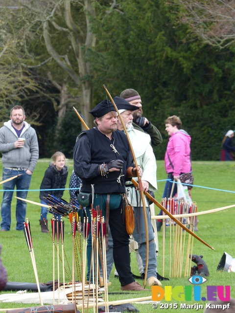 FZ012922 Archers at Glastonbury Abbey